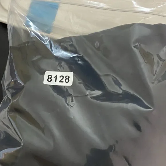 Vuori Canyon Insulated Vest Womens Large Black Full Zip Pocket Mockneck - Picture 9 of 9